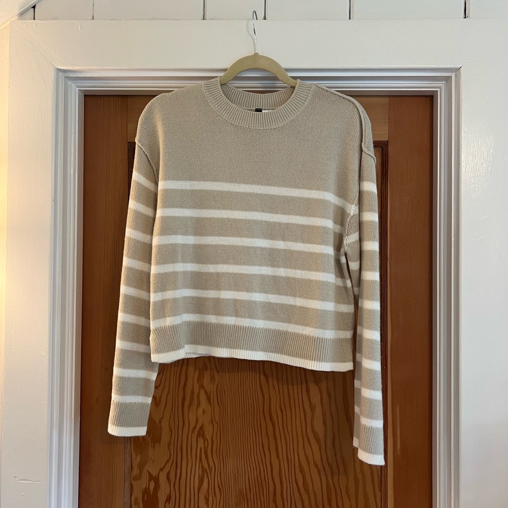 NWOT H&M Sweater